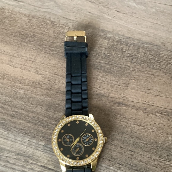 Watch - Picture 3 of 4